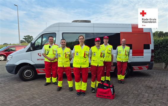 Bree - Vijf nieuwe vrijwilligers voor Rode Kruis Bree