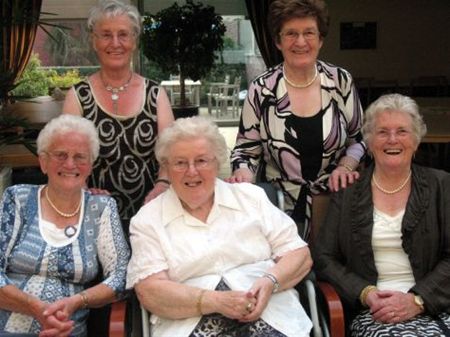 Vijf zussen ouder dan 80 - Neerpelt