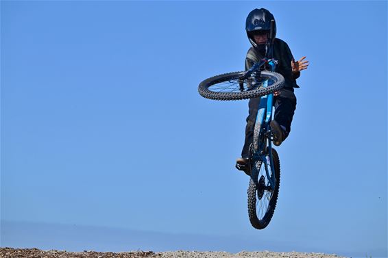 Vliegen over de Avonturenberg - Beringen