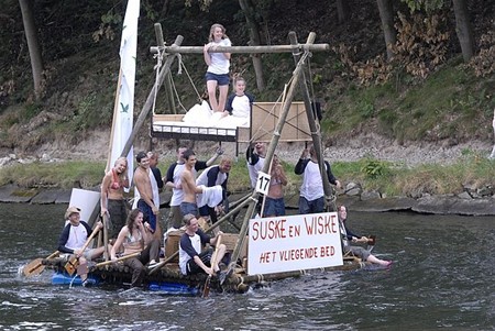 Vlottentocht in teken van stripverhaal - Pelt