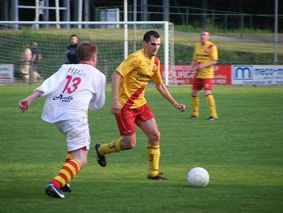 Voetbal: Beker van Peer van start - Peer