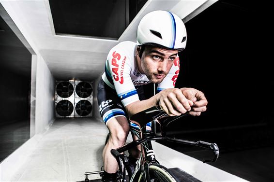 Volg Victor Campenaerts live in de windtunnel - Beringen