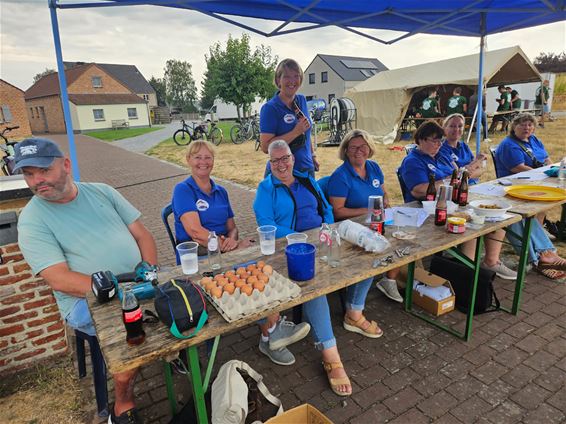 Volkssportnamiddag brengt kermissfeer naar Lille - Pelt