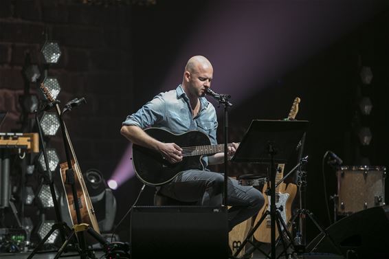 Volle zaal voor Stan Van Samang - Pelt