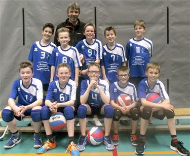 Volleybal: preminiemen Limburgs kampioen - Overpelt