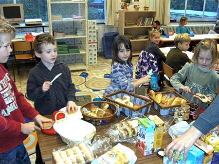 Voorleesweek startte met voorleesontbijt - Hamont-Achel