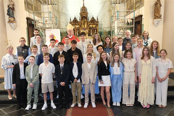 Vormsel in de kerk van Koersel - Beringen