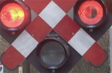Leopoldsburg - Vrachtwagen door rood op spooroverweg
