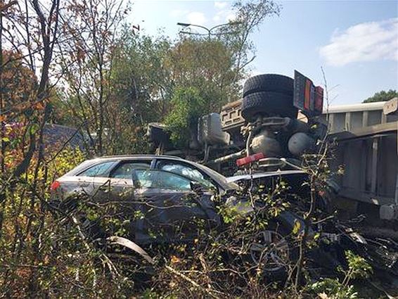 Drie verkeersongevallen op snelweg - Houthalen-Helchteren
