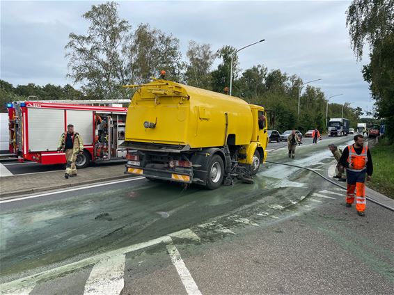 Vrachtwagen verliest lading vervuilde grond - Beringen