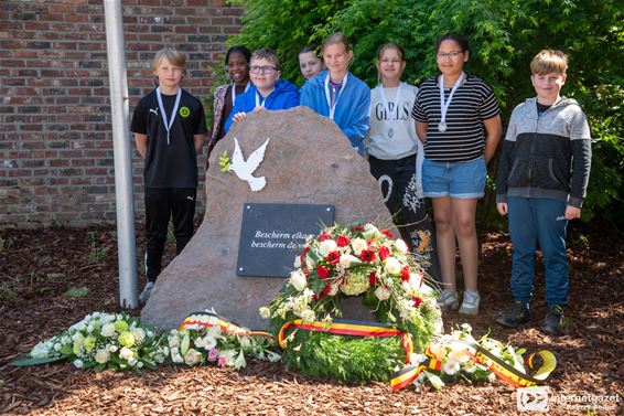Vredesmonument officieel ingehuldigd - Lommel