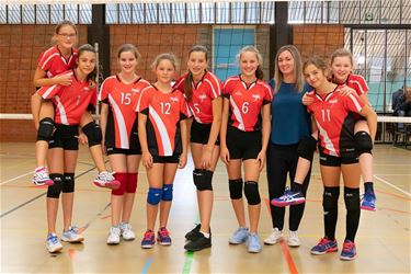 Vrolijke volleymeisjes U13 - Lommel