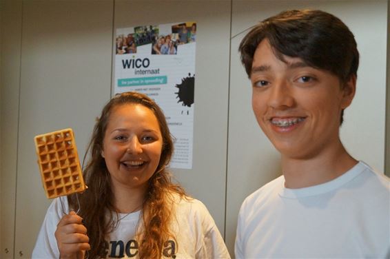 Wafels verkopen voor Nepal - Hamont-Achel