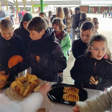 Wafelverkoop voor Oekraïne - Pelt