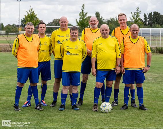Wandelvoetbal van start op 'de Kaadijk' - Pelt