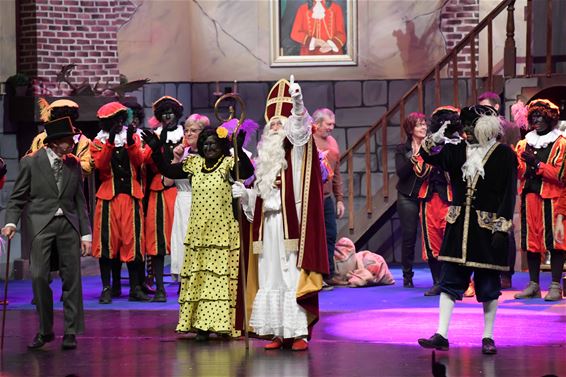 Weer knappe Sinterklaasshow - Beringen