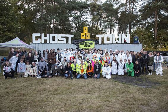 Weer veel volk voor Halloweentocht - Overpelt