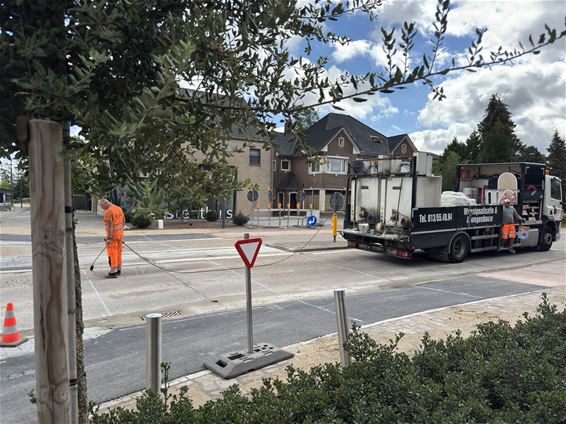 Wegmarkeringen rotonde Hechtel aangebracht - Hechtel-Eksel