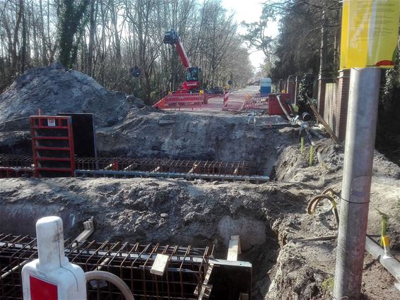 Werken aan de nieuwe brug - Hamont-Achel