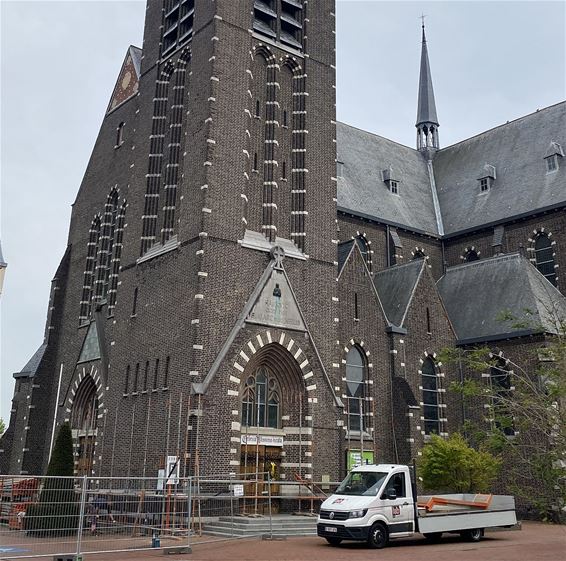 Werken aan Hamontse kerktoren van start - Hamont-Achel