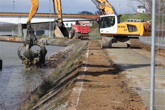 Werken aan kanaal - Beringen