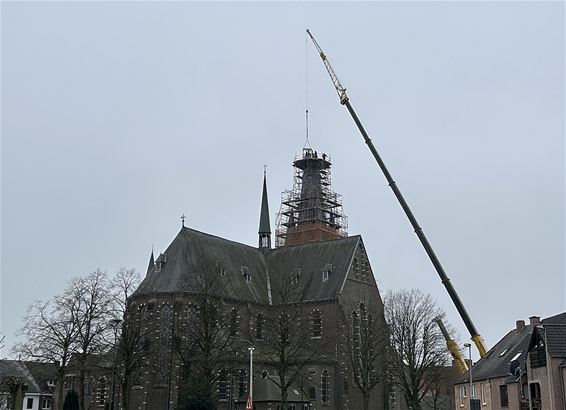 Torenspits kopje kleiner gemaakt - Hamont-Achel