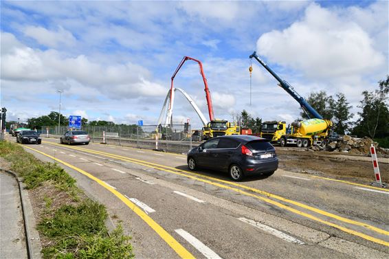 Werken brug in laatste fase - Beringen