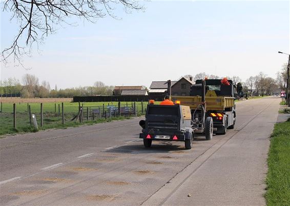 Verdere renovatie betonweg in Linde - Peer