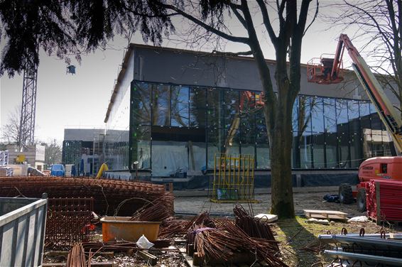 Werken nieuw zwembad schieten goed op - Lommel