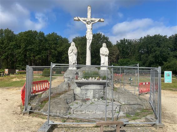 Werken op kerkhof Beringen-Mijn - Beringen