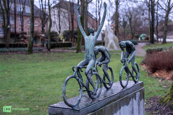Wielrenners als symbool van een sportieve lente - Oudsbergen