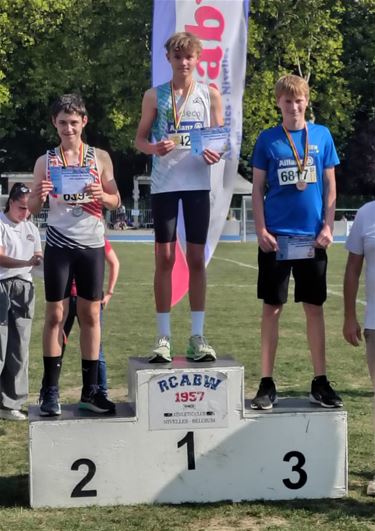 Wout Claas wint discus op officieus BK - Pelt
