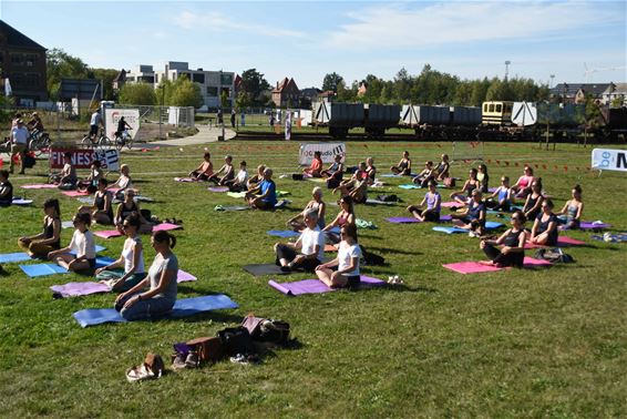 Yoga op muziek in openlucht - Beringen