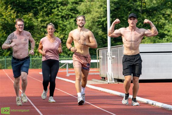 Zander Gonnissen loopt 100 km op de atletiekpiste - Bocholt & Pelt