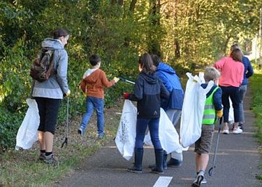 Zaterdag opruimen in het Hageven - Pelt