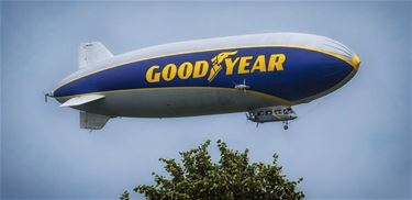 Zeppelin zorgt voor opvallend schouwspel