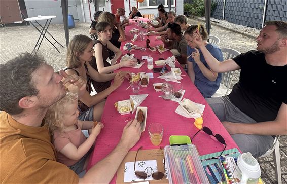 Zomers buurtfeest in Voorhasselt - Pelt