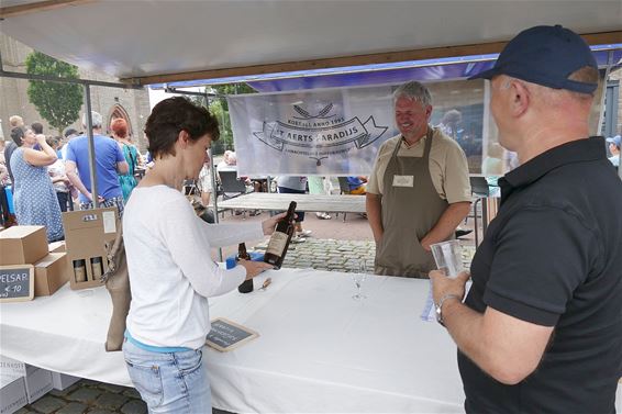 Zon voor de teutenmarkt - Neerpelt