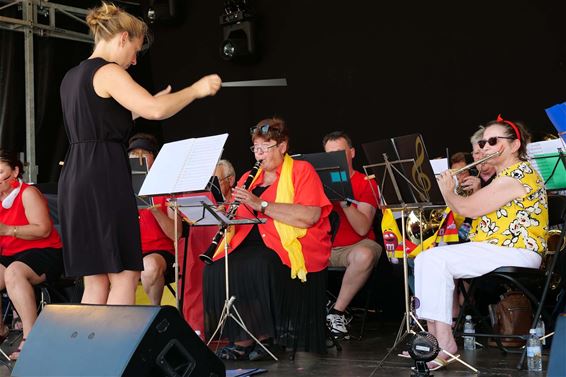 Zondagse muzikale dag op Beringen Beach - Beringen
