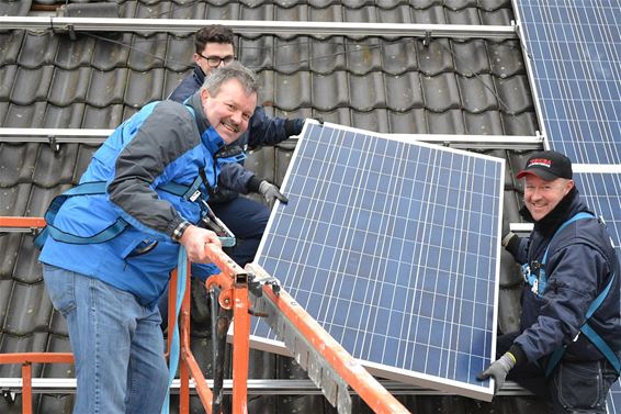 Zonnepanelen op gemeentehuis - Hechtel-Eksel