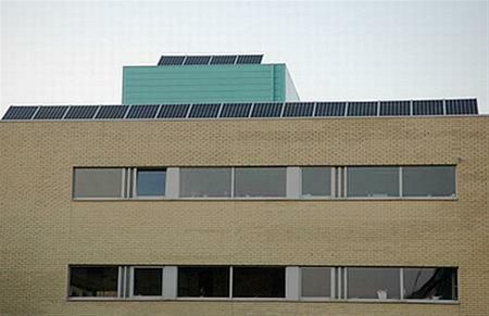 Zonnepanelen op het gemeentehuis - Neerpelt