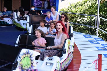 Zonnige Paal kermis - Beringen