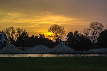 Zonsondergang aan het kanaal - Beringen