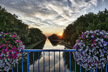 Zonsondergang boven het kanaal - Neerpelt