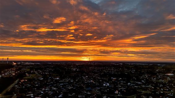 Zonsopkomst boven Lommel - Lommel