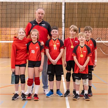 Zowel volleyjongens als -meisjes U11 kampioen - Lommel