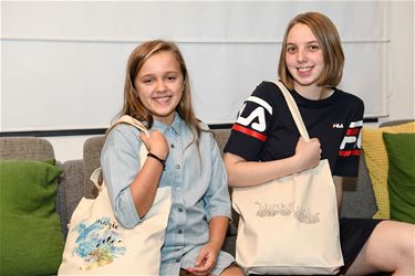 Zussen ontwerpen hippe tote-bags - Beringen