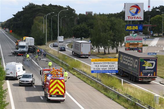 Zwaar ongeval op E313: snelweg afgesloten - Beringen