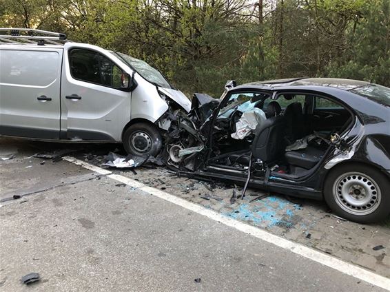 Twee doden bij verkeersongeval op Kamperbaan - Hechtel-Eksel