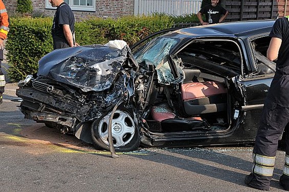 Zwaargewonde bij verkeersongeval - Neerpelt